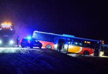 Linköping: Linjebuss i diket på riksväg 35