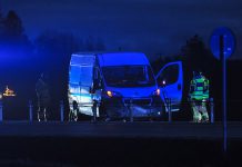 Linköping: Skåpbil i mitträcket på gamla E4