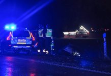Linköping: Bil i diket på E4