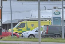 Linköping: Klämdes mellan två truckar