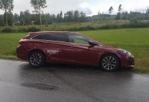 Linköping: Traktorförare smet efter krock