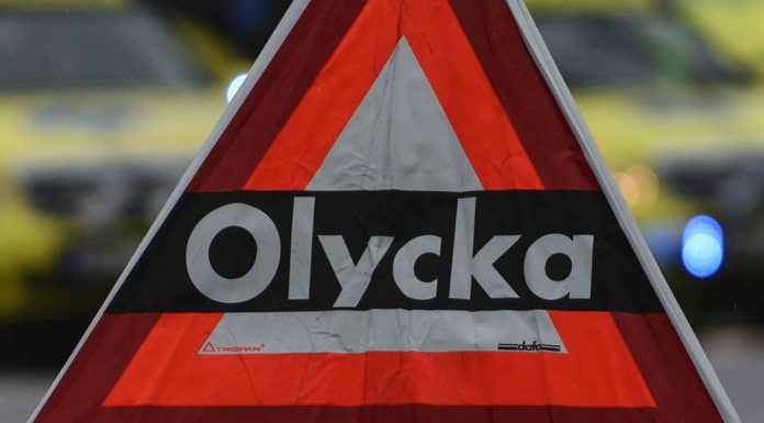En död efter krock på riksväg 35