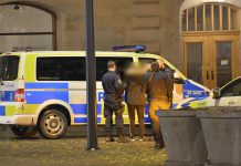 Larm om knivbeväpnad kvinna vid Stora torget