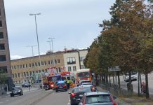 Två bilar i krock