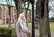 Kommunalrådet Annika Krutzén tar föräldraledigt