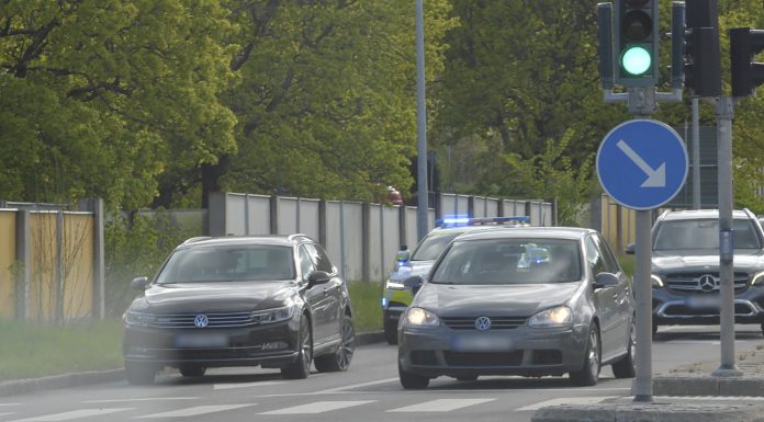 Långa köer efter krock på Industrigatan