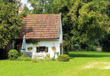 Dags att flytta ut på landet – så rustar du sommarstuga inför sommaren
