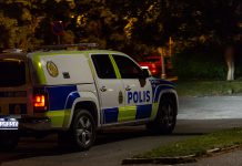 Skottdramat i Berga: Polisen söker cyklist