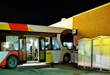 Buss körde in i mack