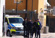 Massiv polisbevakning när gängrättegång började