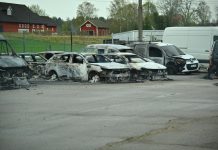 Brandattack mot bilfirma