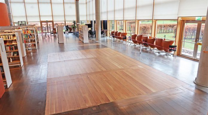 Biblioteket stängt för golvrenovering