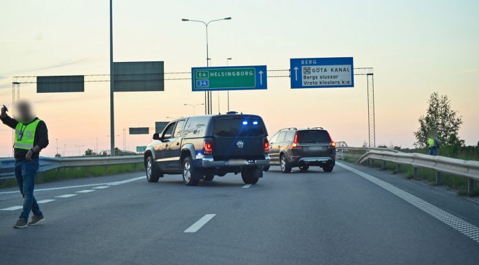 Biljakt på E4 från Norrköping till Linköping