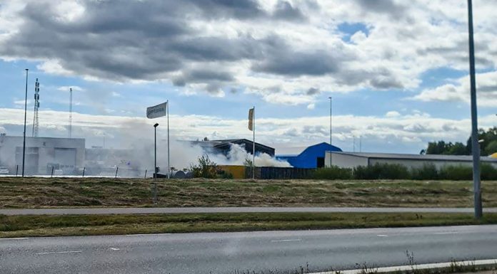 Brand i traktorsläp