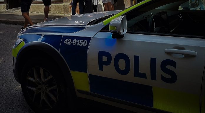 Person avliden efter brand på tågets tak