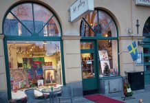 Yoga, livemusik, vernissage och glögg på Art Gallery
