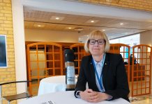 Håll grund- och gymnasieskolor stängda för obehöriga