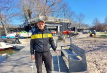 Vårsolen tittar fram och Gharib öppnar Strandfiket igen