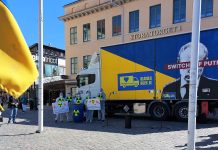 Ukraina manifestation på Stora torget på Jordens dag