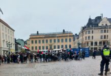 Demonstration på Stora torget mot krig och terrorism