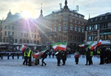 Protesterna runt om i världen fortsätter mot regimen i Iran